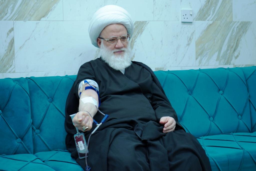 في ذكرى شهادة السيدة الزهراء (ع) المرجع اليعقوبي يتبرع بالدم