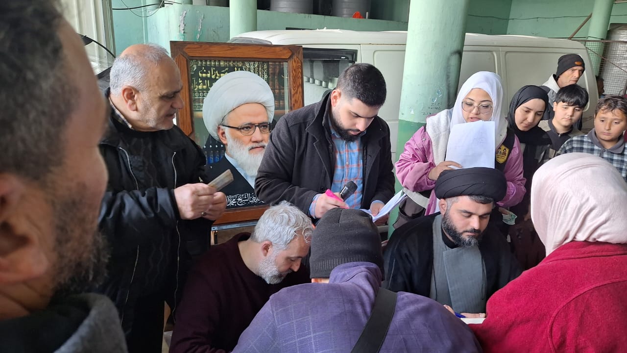 مكتب سماحة المرجع الديني الشيخ محمد اليعقوبي (دام ظله) في بيروت يواصل حملة إغاثة النازحين في مراكز الإيواء