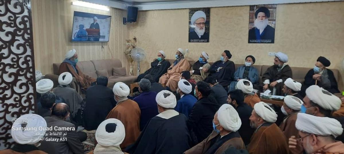 بالصور حضور جمع من فضلاء و أساتذة وطلبة الحوزة العلمية بث مكتب سماحة المرجع اليعقوبي الكلمة التي ألقاها سماحة المرجع اليعقوبي في النجف الأشرف على جموع الزوار المشاركين في إحياء الزيارة الفاطمية