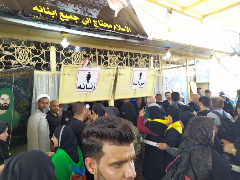 بالصور خدمة رجال الدين في مدينة مشهد المقدسة في موكب سماحة المرجع الشيخ محمد اليعقوبي دام ظله الوارف عند نقطة الصفر الحدودية في الشلامجه ، في الجزء من العراق ، إلى زوارالأربعين