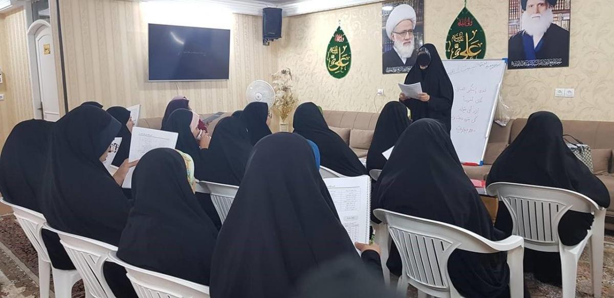 بالصور دورة تعليم اللغة العربية للنساء المبلغات في مكتب سماحة المرجع الشيخ اليعقوبي دام ظله الوارف في مشهد المقدسة