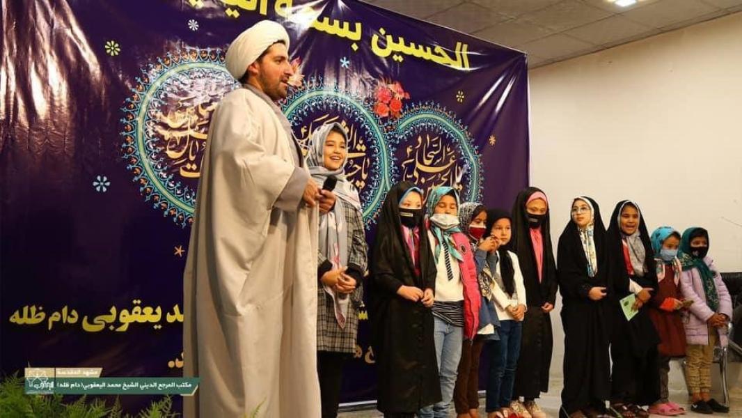 توزيع الهدايا على اطفال الموسسات الخيرية