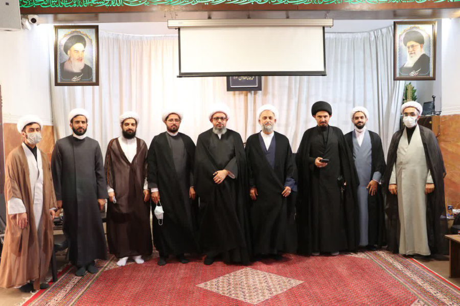 مدير مكتب سماحة المرجع اليعقوبي في مشهد المقدسة يزور آية الله حدائق والحوزات التابعة له .