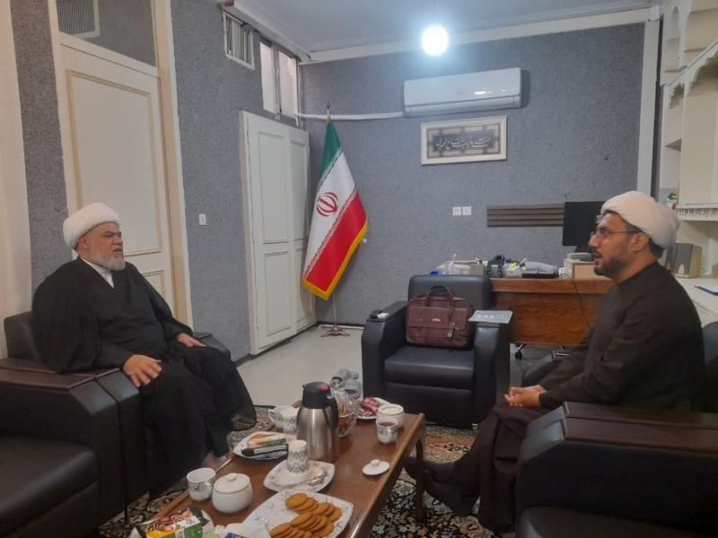 بالصور زيارة ممثل المرجعية الى المركز الثقافي الايراني