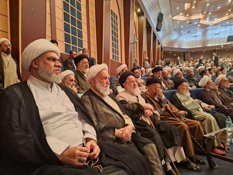 بالصور مشاركة ممثل المرجعية المباركة في قم في مؤتمر تكريم وكلاء السيد الخميني (قدس)
